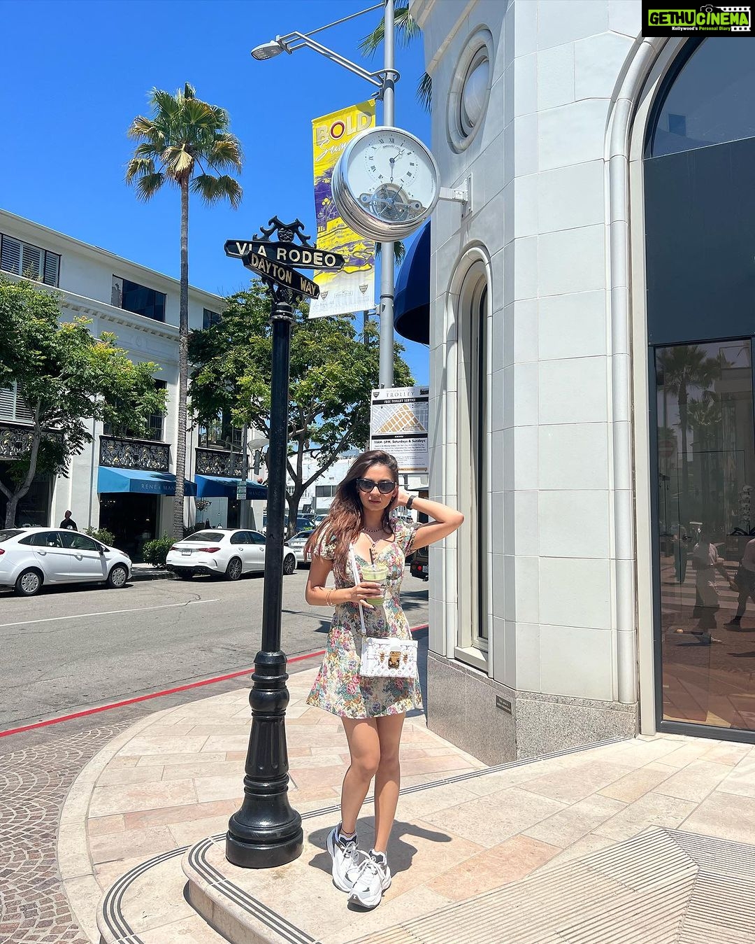 Anushka Sen Instagram - Dreamy days in LA 🫶☀️🧿🤍 City of Beverly Hills