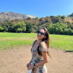 Anushka Sen Instagram - Hollywood 🎥🇺🇸🧿☀️ . Wearing @fashionnova Hollywood Sign, Hollywood, CA