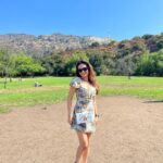Anushka Sen Instagram - Hollywood 🎥🇺🇸🧿☀️ . Wearing @fashionnova Hollywood Sign, Hollywood, CA