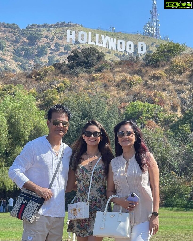 Anushka Sen Instagram - Hollywood 🎥🇺🇸🧿☀️ . Wearing @fashionnova Hollywood Sign, Hollywood, CA
