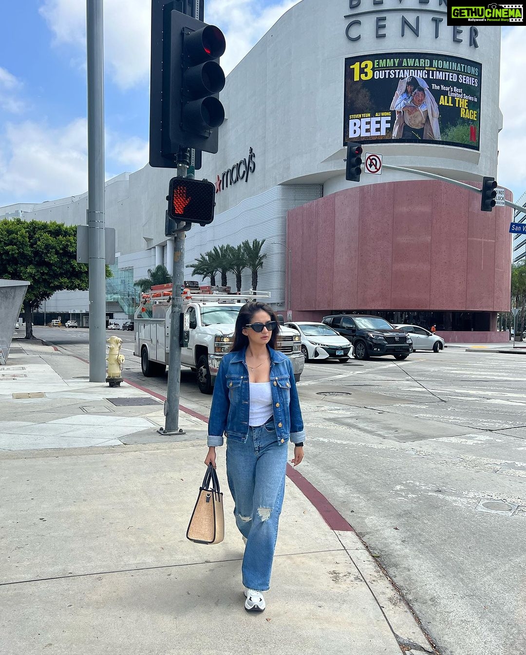 Anushka Sen Instagram - Denim days in LA 🇺🇸☀️ Los Angeles, California