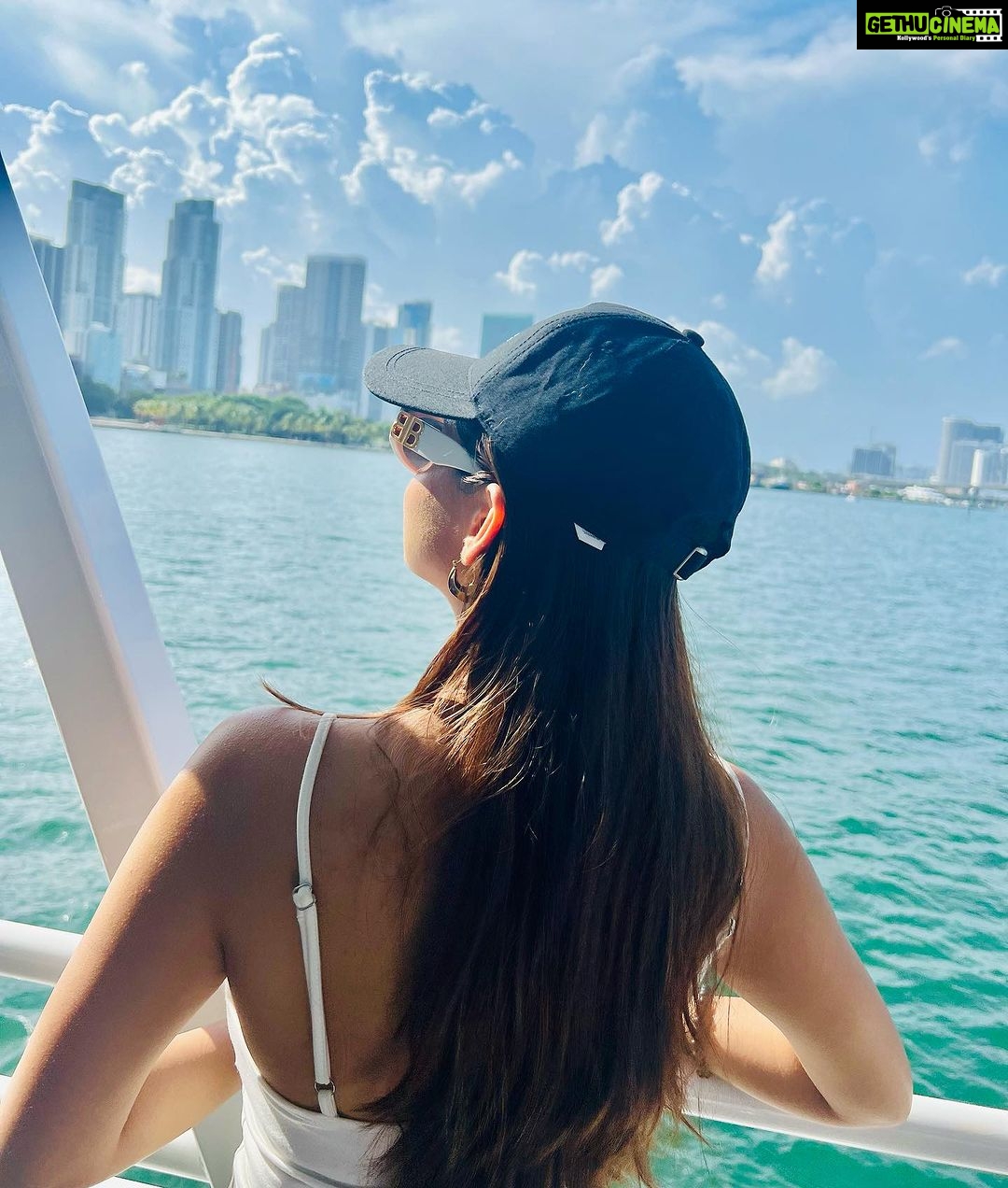 Anushka Sen Instagram - βοΈπββοΈπ₯³π₯°βοΈβ΄οΈπΊοΈ Dowtown Miami