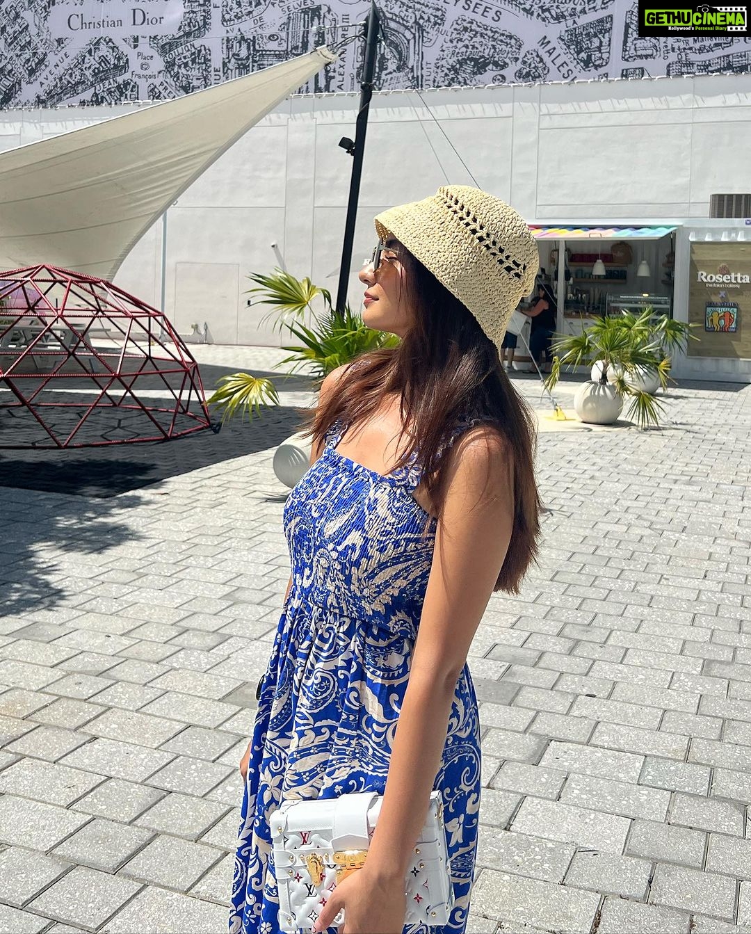 Anushka Sen Instagram - Miami days 🪄🛍️☀️🌻 Miami Design District