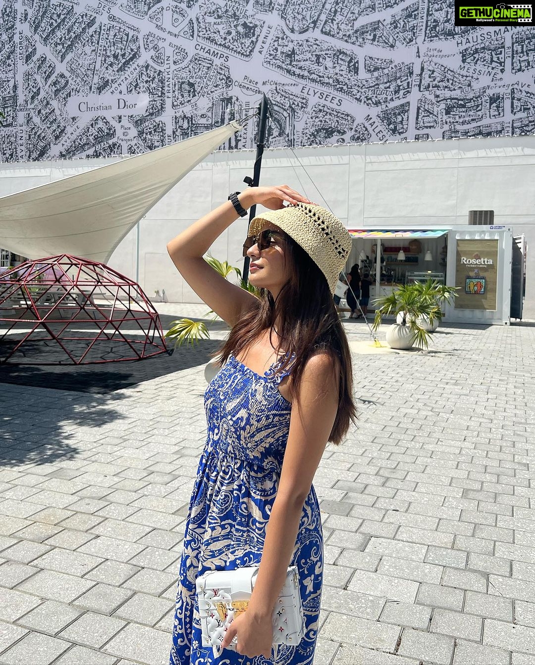 Anushka Sen Instagram - Miami days 🪄🛍️☀️🌻 Miami Design District