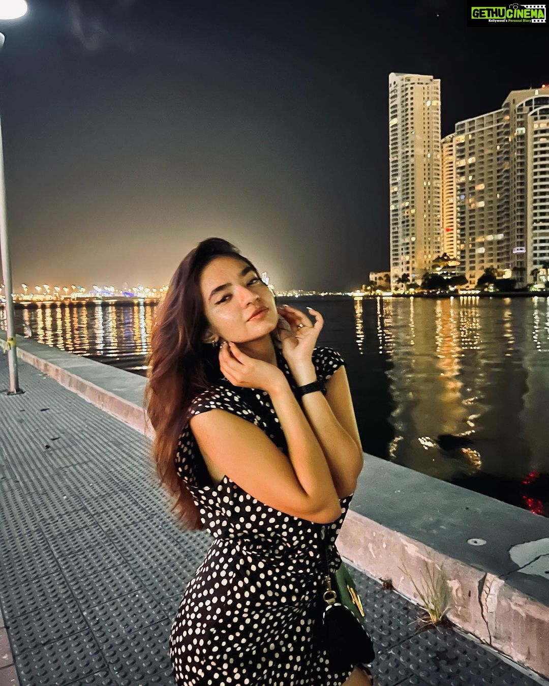 Anushka Sen Instagram - Miami nights 🪄✨🌙 Miami, Florida