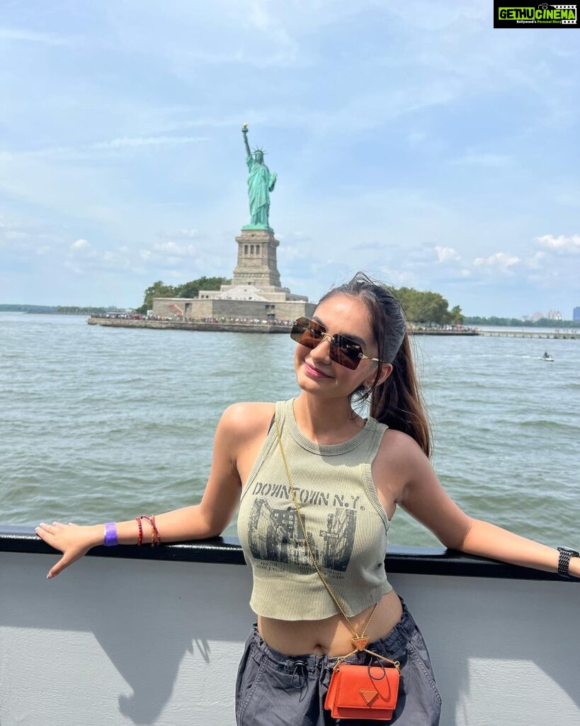 Anushka Sen Instagram - 🇺🇸🫶🤩🤍😇🗽 Statue Of Liberty, Liberty Island, New York City