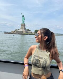 Anushka Sen Instagram - 🇺🇸🫶🤩🤍😇🗽 Statue Of Liberty, Liberty Island, New York City