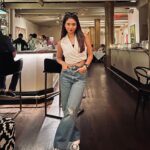 Anushka Sen Instagram - 21st birthday dinner 🤍🥳💕 SONA