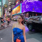 Anushka Sen Instagram - NEW YORK BABY 🇺🇸🥹💕 . . Wearing @fashionnova #sen21 New York Times Square