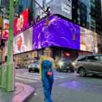 Anushka Sen Instagram - NEW YORK BABY 🇺🇸🥹💕 . . Wearing @fashionnova #sen21 New York Times Square
