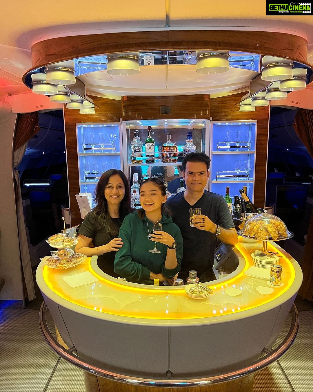 Anushka Sen Instagram - Guess where next? ✈️ #Sen21 Dubai International Airport, Dubai.
