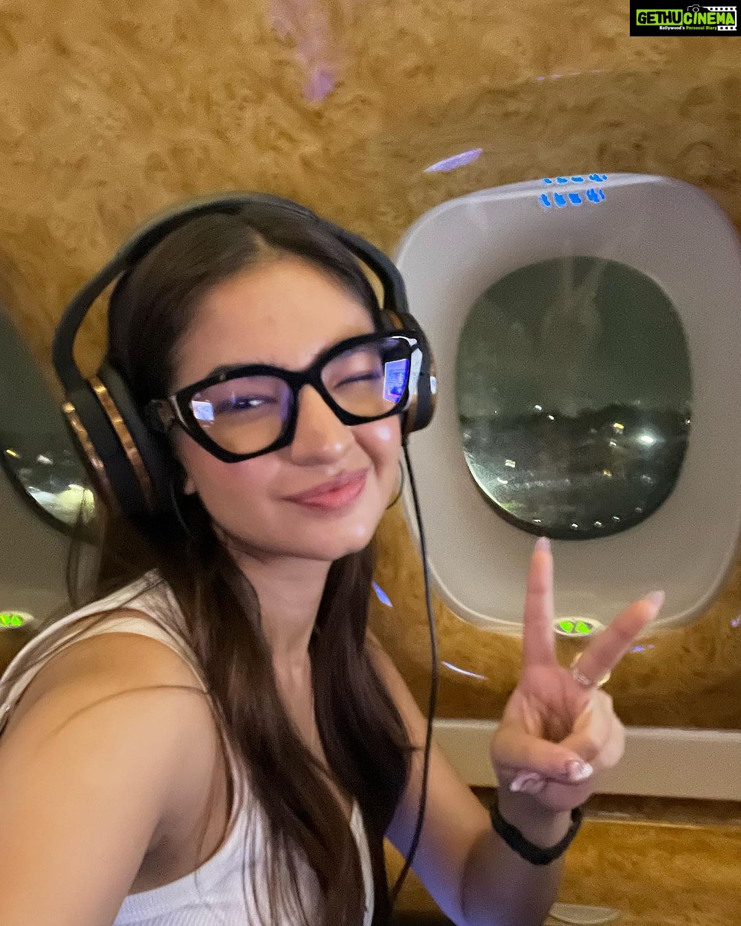 Anushka Sen Instagram - Guess where next? ✈️ #Sen21 Dubai International Airport, Dubai.