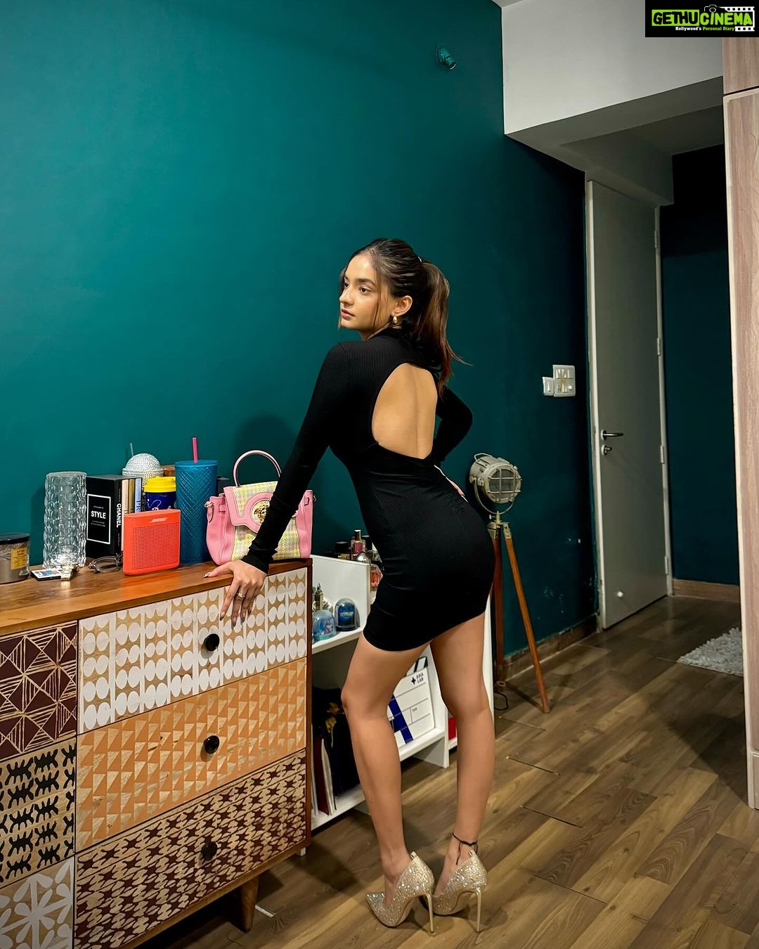 Anushka Sen Instagram - Only In my Mind 🪼 . Wearing @fashionnova