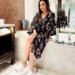 Anusmriti Sarkar Instagram - Chilling 😎🧿 #picture #robe #vibe #picoftheday #saturday #weekend #as #anusmriti #anusmritisarkar #chilling #bathroompic JW Marriott Phuket Resort & Spa