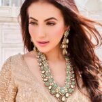 Anusmriti Sarkar Instagram - Shining bright with the beautiful designer jewels by @aashirwad.jewels ✨🧿🧿 📸 @pradhumna.sharma @ravipahujaphotography54 Style @stylethesapien Outfit @swishbossofficial MUA @itoria_makeup_hairdesigns #jewellery #beautiful #polkijewellery #tajmahal #shooting #design #as #anusmriti #anusmritisarkar