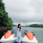 Anusmriti Sarkar Instagram - Never love anybody who treats you like you’re ordinary …! Oscar Wilde ✨🧿 #boat #speed #nature #love #green #hill #sky #thursday #as #anusmritisarkar #anusmriti #picoftheday