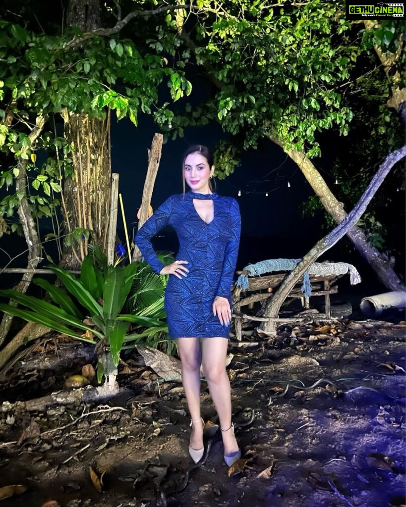 Anusmriti Sarkar Instagram - Blue vibe ✨🧿🧿 #picoftheday #blue #naturelove #green #instagood #instalike #friday #as #anusmritisarkar #anusmriti Krabi, Thailand