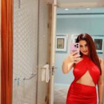 Anusmriti Sarkar Instagram – Mirror mirror ✨🧿

#red #mirrorselfie #selfie #picoftheday #february #vibes #love #gratitude #dubai #uae #thursday #as #anusmriti #anusmritisarkar Dubai UAE
