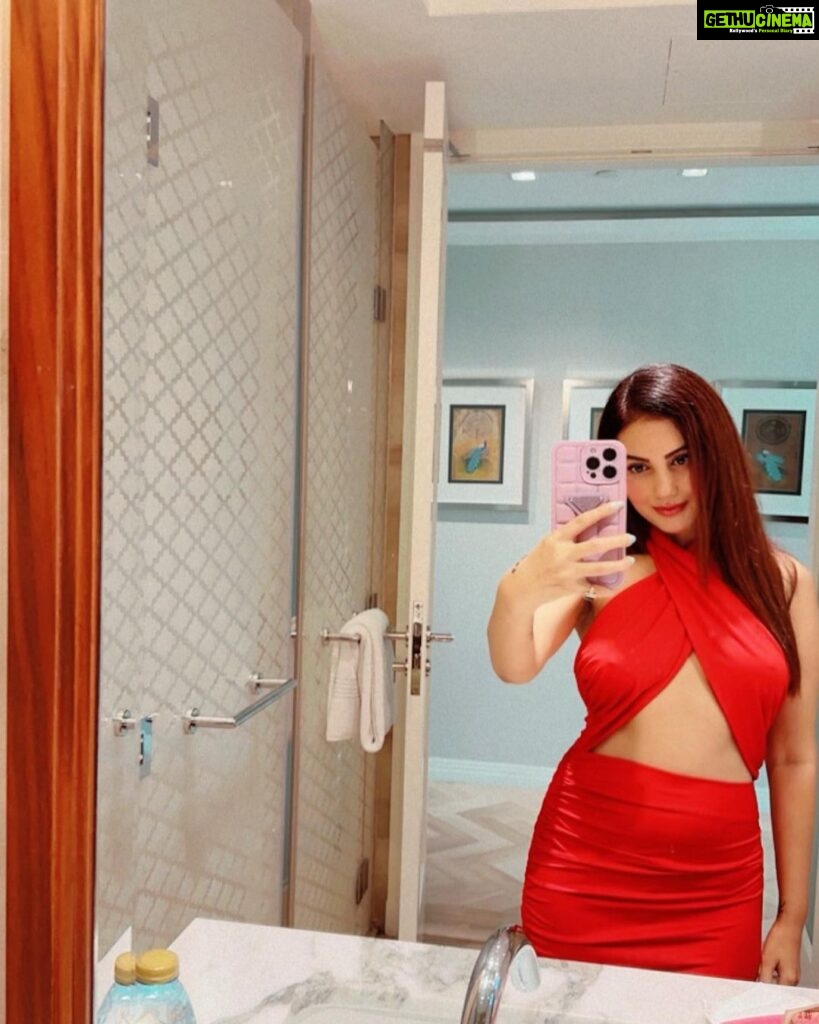 Anusmriti Sarkar Instagram - Mirror mirror ✨🧿 #red #mirrorselfie #selfie #picoftheday #february #vibes #love #gratitude #dubai #uae #thursday #as #anusmriti #anusmritisarkar Dubai UAE