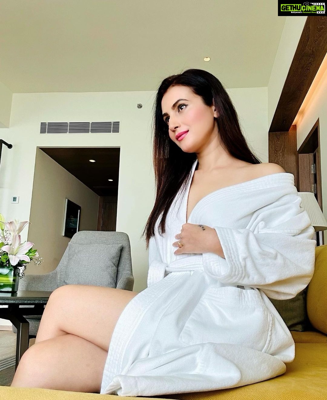 Anusmriti Sarkar Instagram - Obsessing with coffee n too comfy with my robe 💕☕️🧿🧿 #sunkissed #coffee #view #beautiful #vibes #robe #white #coffeeaddict #caffeine #weekend #sunday #as #anusmriti #anusmritisarkar #picoftheday