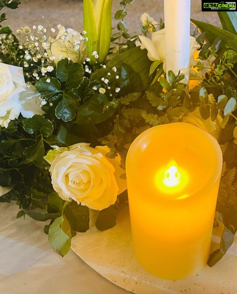 Anusmriti Sarkar Instagram - Vibe ✨🧿🧿 #picoftheday #flowers #candles #blue #white #myvibe #picture #as #anusmriti #anusmritisarkar #gratitude #pictureperfect