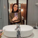 Anusmriti Sarkar Instagram - Mirror obsession 💗🧿🧿🧿 #selfie #just #mirror #summer #vibe #picoftheday #obsessed #june #mirrorselfie #wednesday #gratitude #as #anusmriti #anusmritisarkar #love Phuket, Thailand