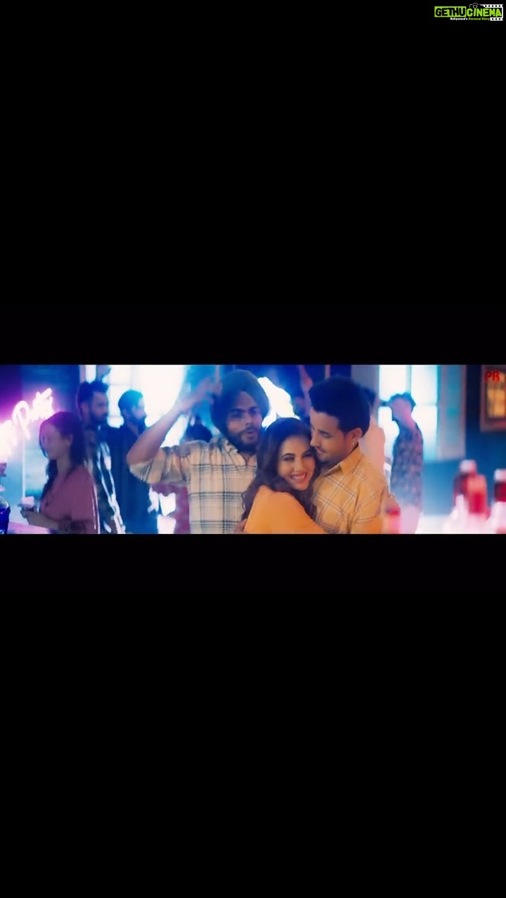 Anusmriti Sarkar Instagram - Dilan Da Kabarhiya song is out now 💗 Team - @official_rnait @theshipragoyal @tru_makers #newsong #musicvideo #dilandakabarhiya #rnait #anusmriti #anusmritisarkar