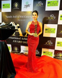 Anusmriti Sarkar Instagram - Award ✨🧿🧿

#award #iia #gratitude #blessed #event #awardfunction #as #anusmriti #anusmritisarkar #october