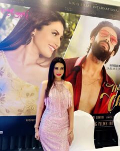 Anusmriti Sarkar Instagram - At the promotions of our movie “Hum Tumhein Chahte hain “ ✨🧿🧿

#media #event #bollywood #movie #blessed #grateful #as #anusmriti #anusmritisarkar #thursday #september
