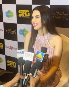 Anusmriti Sarkar Instagram - At the promotions of our movie “Hum Tumhein Chahte hain “ ✨🧿🧿

#media #event #bollywood #movie #blessed #grateful #as #anusmriti #anusmritisarkar #thursday #september