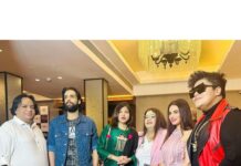 Anusmriti Sarkar Instagram - At the promotions of our movie “Hum Tumhein Chahte hain “ ✨🧿🧿 #media #event #bollywood #movie #blessed #grateful #as #anusmriti #anusmritisarkar #thursday #september Sun n Sand,Juhu
