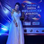 Anveshi Jain Instagram - Grateful to receive Mid-Day Most Promising Bollywood actress & Content Creator Award last night !!! Ps : My mom chose this outfit for me 🙈💭 @middayindia @rahupdaiwik @bhavinigoswami_ @mruchishah @sugarsilverscreenmedia and @quresh2018 #middayiia #middayindiainfluenceraward #IIA India