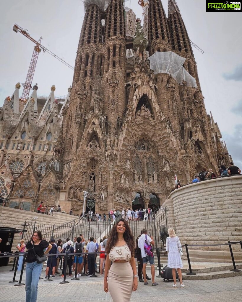 Anveshi Jain Instagram - La Sagrada Família , Barcelona is beautiful but still incomplete! The estimated year of completion is 2026, marking the 100th year of Gaudi’s death. When completed in 2026, Sagrada Familia would have taken ten times longer than the Great pyramids, 123 years more than the Taj Mahal, and 50 years more than the Great Wall of China to be constructed. La Sagrada Família, Barcelona