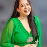 Aparajita Auddy Instagram - Beauty is power; a smile is its sword