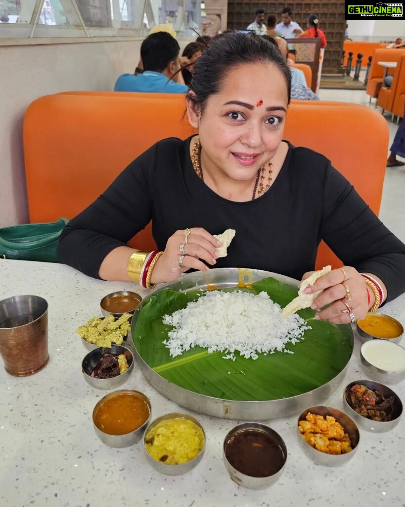 Aparajita Auddy Instagram - This is the special South Indian Thali I was talking about earlier in the video. The speciality of this one is it's still available at Rs 150. #coimbatorediaries #southindian #thali #explore #travelgram #aparajitaadya #actor #instagood #arya #food Coimbatore, Tamil Nadu