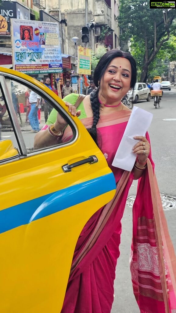 Aparajita Auddy Instagram - Kolkata and it’s Yellow Taxi..🚕 #kolkata #nostalgia #yellowtaxi #bengal #heritage #viral #trending #instagood #reelsinstagram #shooting #actor Kolkata city of joy