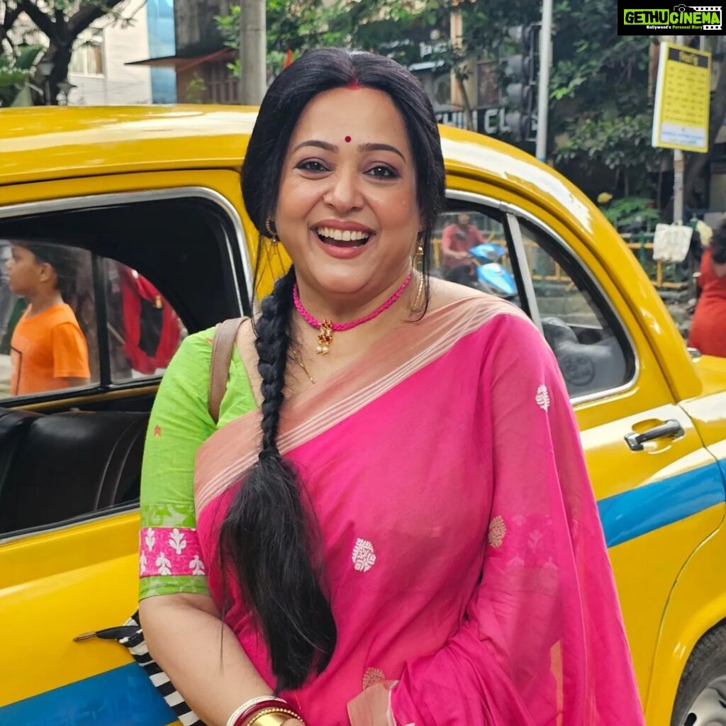 Aparajita Auddy Instagram - 🫰 #kolkata #shooting #actor #viral #trending Kolkata city of joy