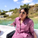 Aparna Balamurali Instagram - The stunning #Salalah ❤️ Thanks @gulfmadhyamamoman @gulfmadhyamamdaily for the amazing hospitality !! #oman #salalahoman🇴🇲 #salalahtourism #nature #boat