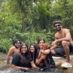 Aparna Balamurali Instagram - So much gratitude. So many reasons to be thankful for! This birthday was special in many ways. The biggest gift I could ever ask for, Good people and great memories. Even though few important faces are missing in the picture, I know how much effort you all took to make this happen. I love you guys for making it the most memorable day. Thank you @tho8amfarmstay for playing a biiggg and wonderful role in this. You guys made it extra special! Also thank you to all for all the wonderful wishes and blessings❤️ Kuttikanam