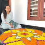 Aparna Das Instagram - Happy Onam 😊♥️ #onam #sadhya #malayali #newhome #firstonam Also proud me for making that sadhya and pookalam all by myself 😌