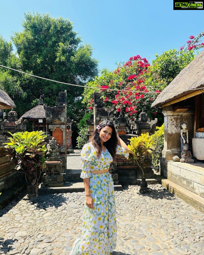Aparna Das Instagram - Mandatory picture when in bali 😍 Full on touristy mode in #Bali 🕶️ #day4