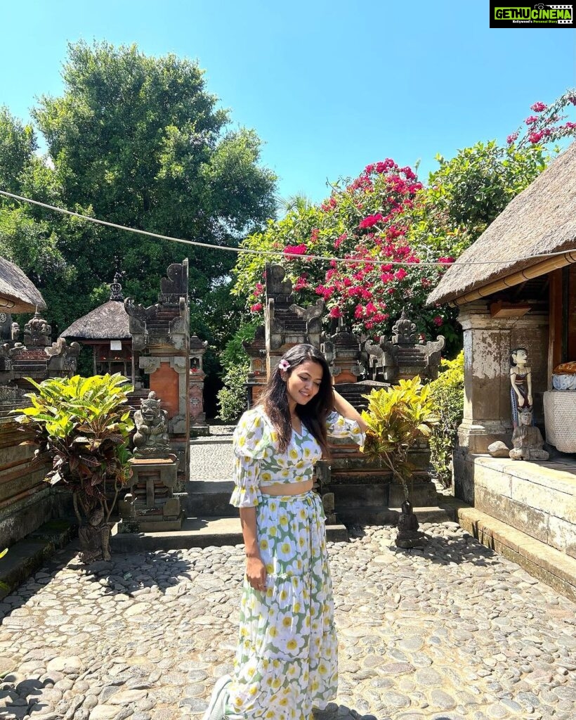 Aparna Das Instagram - Mandatory picture when in bali 😍 Full on touristy mode in #Bali 🕶 #day4