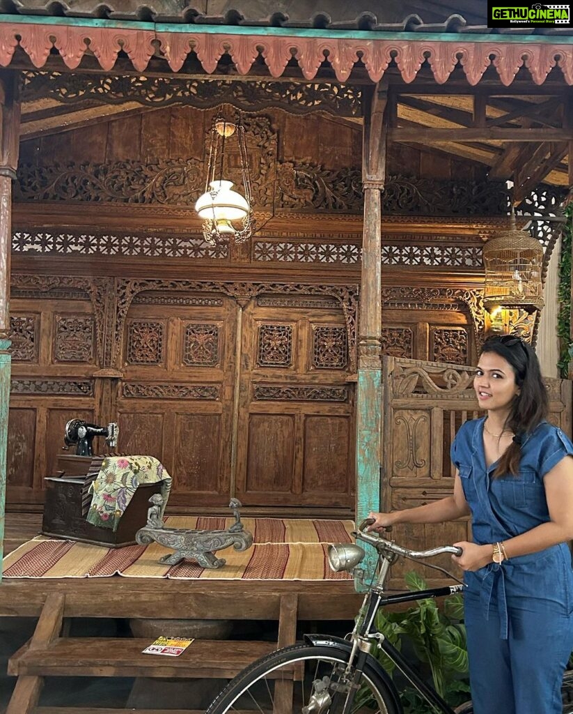 Aparna Das Instagram - Bali Bae-cation ♥️ #day3 . . @touronholidays Pura Luhur Uluwatu, Bali
