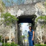 Aparna Das Instagram - Bali Bae-cation ♥️ #day3 . . @touronholidays Pura Luhur Uluwatu, Bali