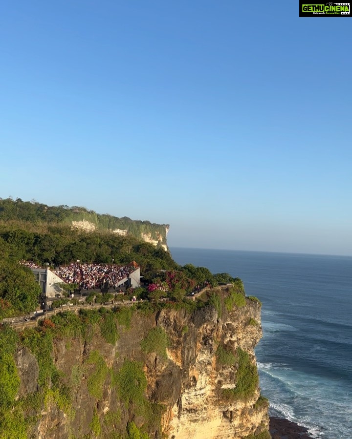 Aparna Das Instagram - Bali Bae-cation ♥️ #day3 . . @touronholidays Pura Luhur Uluwatu, Bali