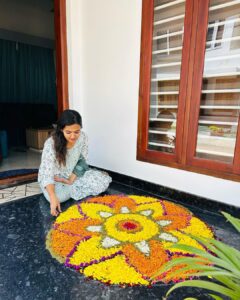 Aparna Das Instagram - Happy Onam 😊♥️
#onam #sadhya #malayali #newhome #firstonam
Also proud me for making that sadhya and pookalam all by myself 😌
