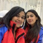 Aparna Vinod Instagram – Some people are worth melting for ☃️❄️ @gayatri_vinod 🤍
Countless memories, endless laughter. 
 #sister #goodtimes #memories
