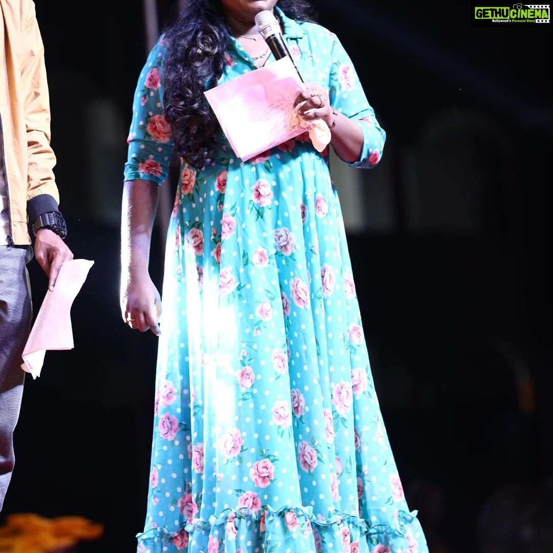 Aranthangi Nisha Instagram - Yesterday special show hosting by Bala and me vera level funnnnnn @bjbala_kpy outfit- @nilafashiondesigning makeup and hair @nish_makeover_artistry