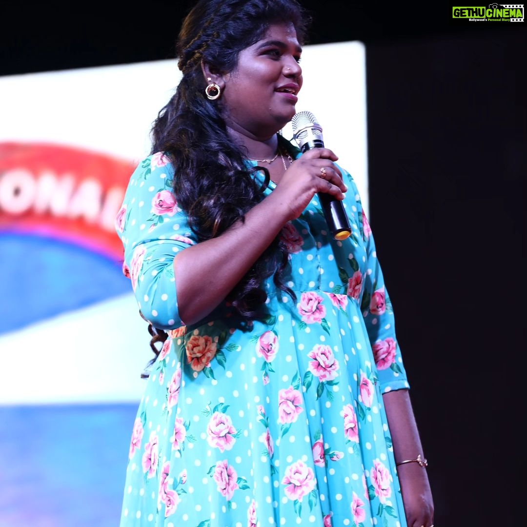 Aranthangi Nisha Instagram - Yesterday special show hosting by Bala and me vera level funnnnnn @bjbala_kpy outfit- @nilafashiondesigning makeup and hair @nish_makeover_artistry