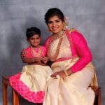 Aranthangi Nisha Instagram - இனிய பிறந்தநாள் வாழ்த்துக்கள் அன்பு மகளே, என் வாழ்க்கையில் அர்த்தம் தந்தவள் நீ, எனக்கு இன்னொரு தாயும் நீ, வாழ்க்கையில் எல்லா செல்வமும் பெற்று நீ வாழ்வதற்கு என்னுடைய வாழ்த்துக்கள் தங்கமே....